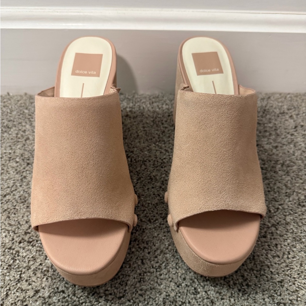 Dolce Vita Women's beige Platform Mules